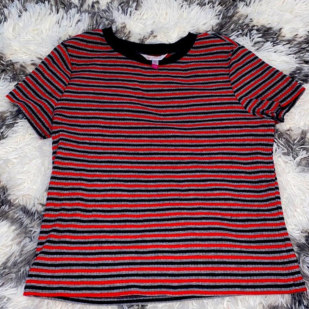 Fitted striped ribbed tee size xl